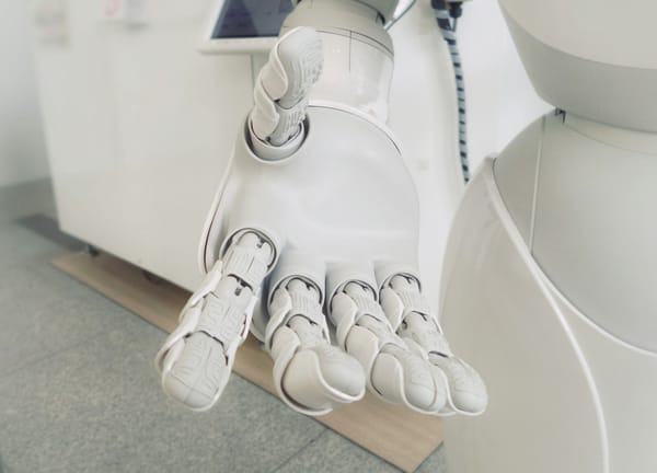 Chatbot IA sur son site à Saint-Nazaire : capter des leads automatiquement