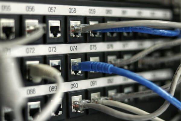 VPN d'entreprise à Saint-Nazaire : sécuriser les accès distants (WireGuard/NetBird)